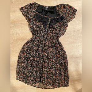 Size medium floral dress with buttons